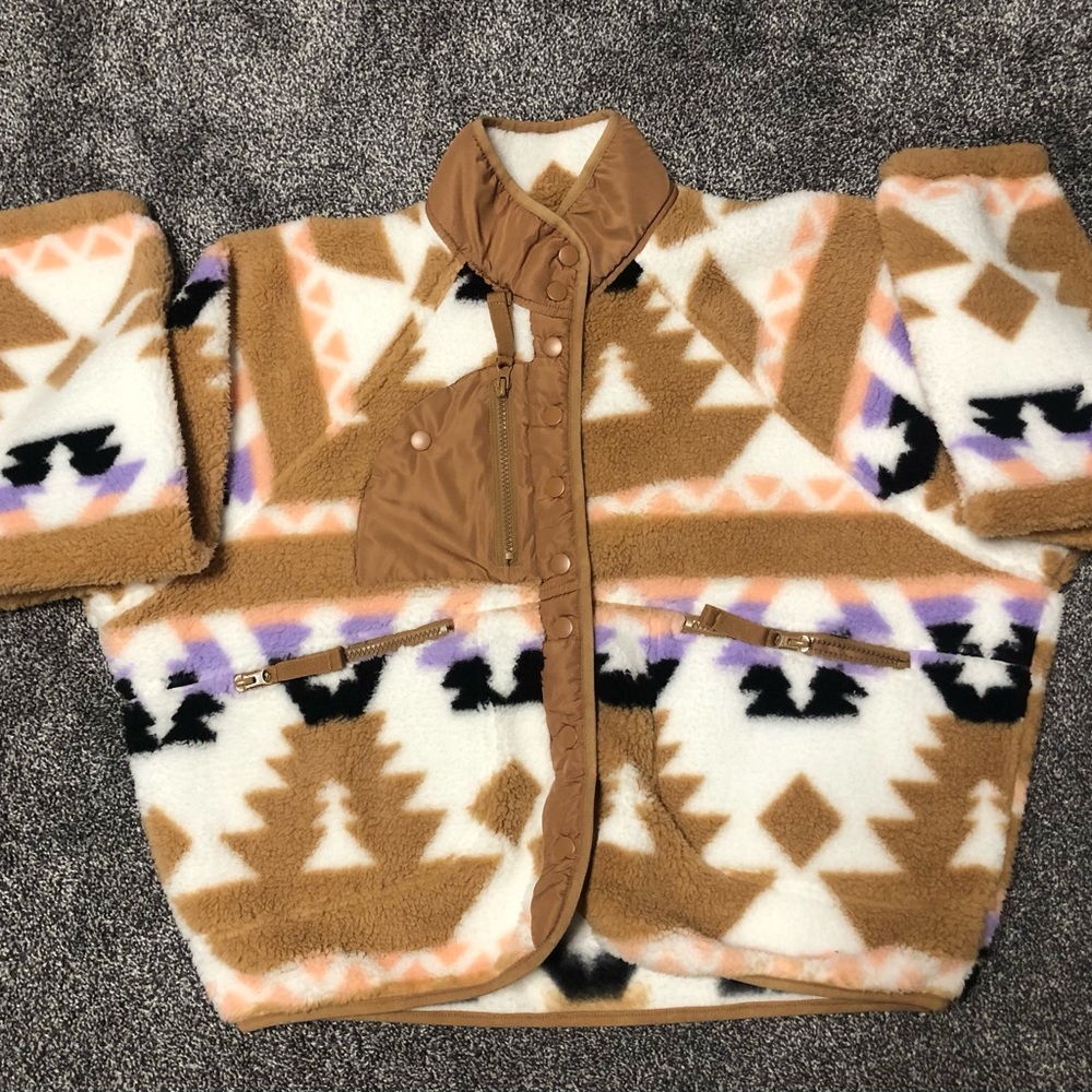 NEW Aeropostale Cozy Tan and White Fleece Jacket